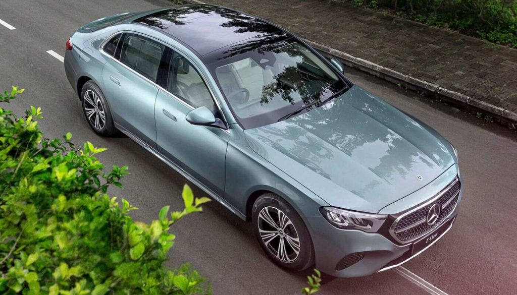 Mercedes Benz E Class LWB Verde