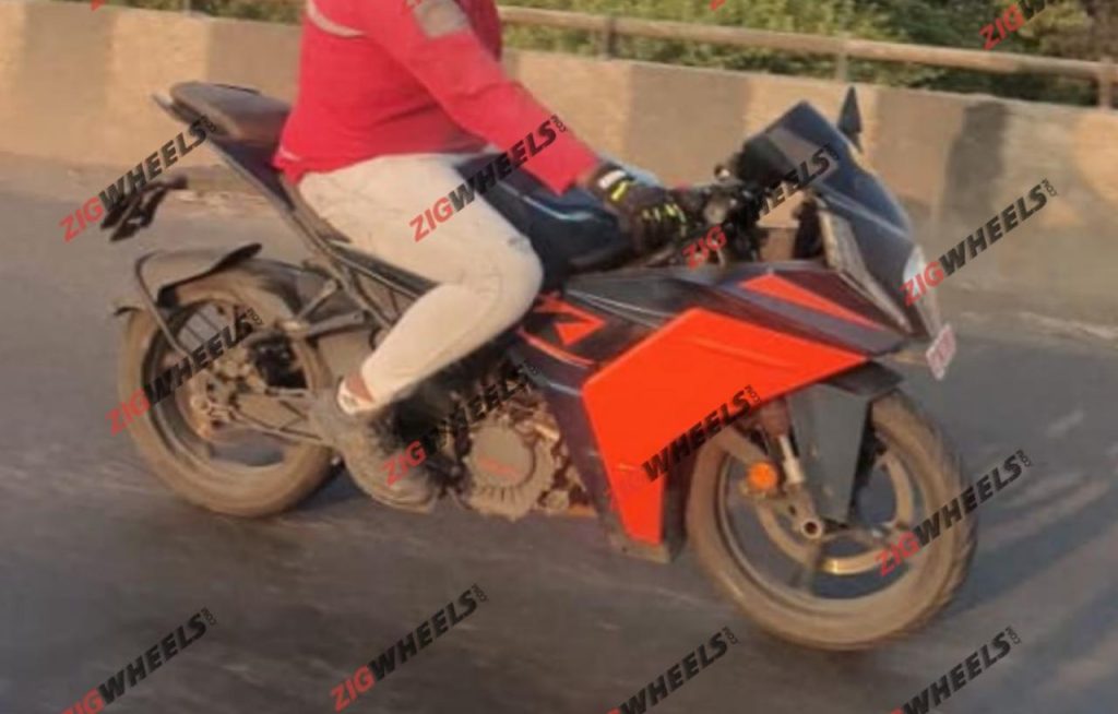 KTM RC 160 Spied Testing